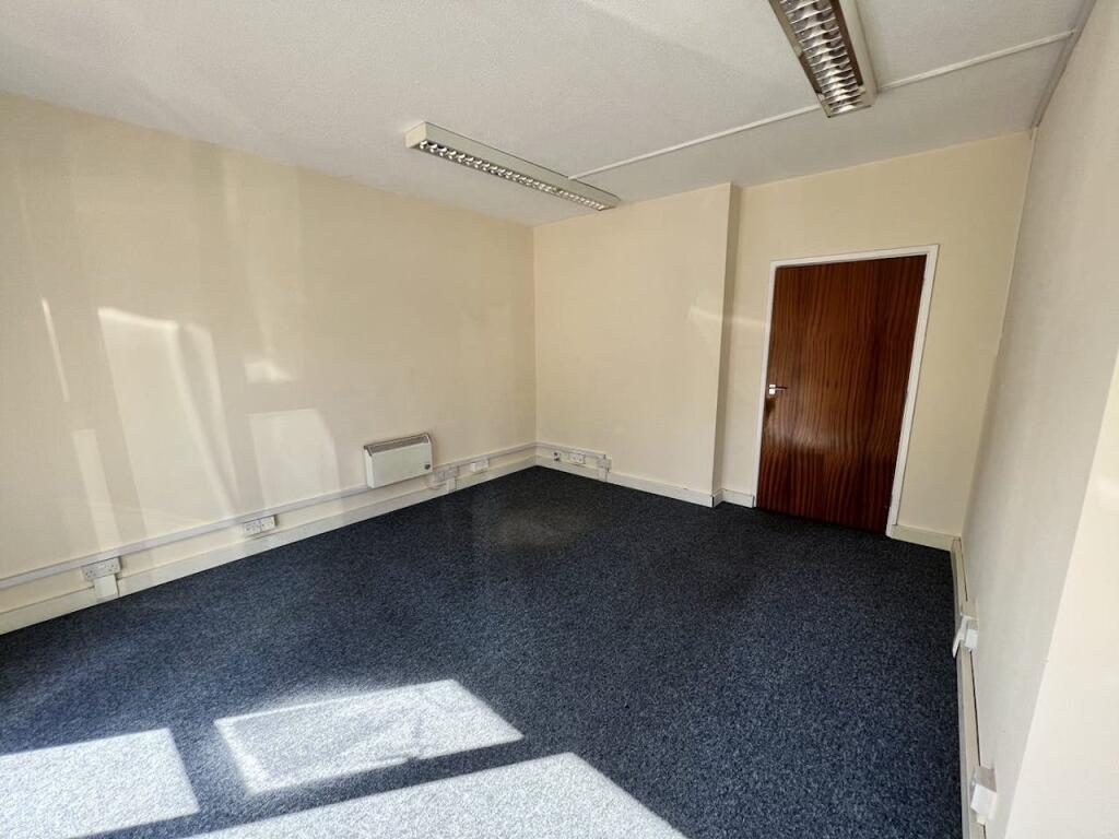 PHOTO 5  13 St Georges Business Centre Portsmout