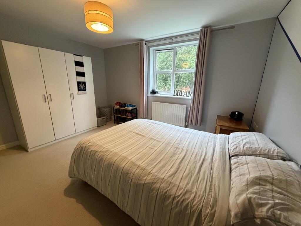 Apartment in Northampton - View 4