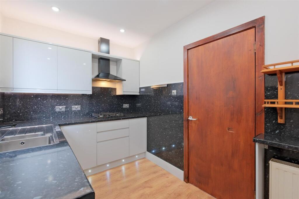 Apartment in Motherwell, South Lanarkshire - View 2