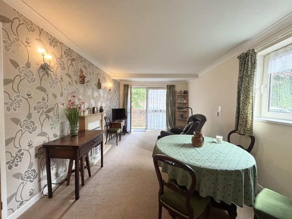 Apartment in Salisbury - More