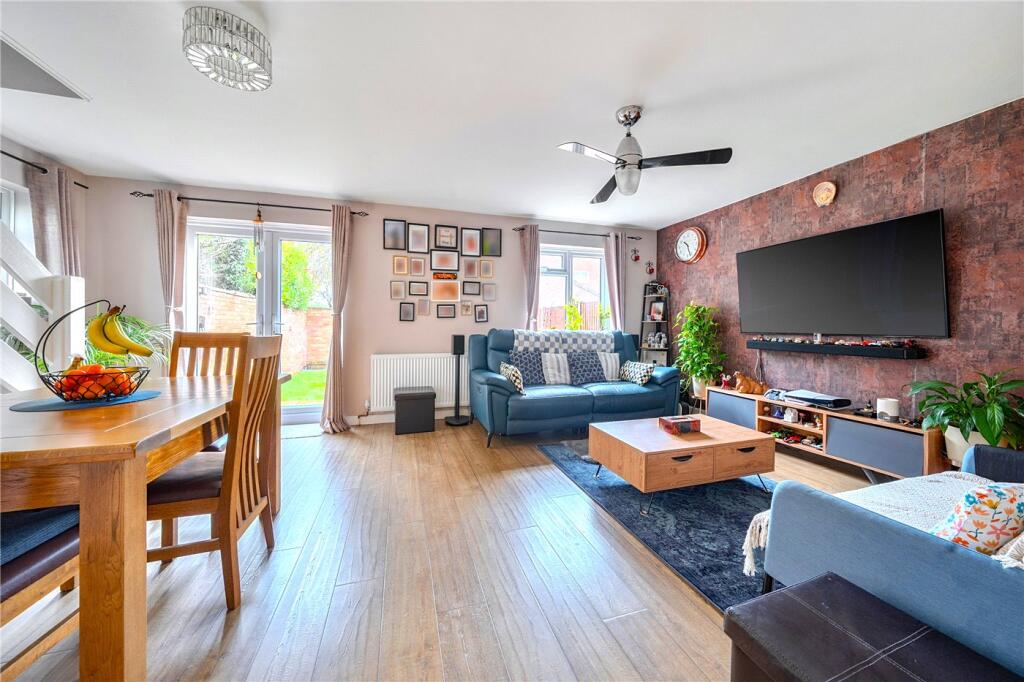 Walton Way, Newbury, Berkshire, RG14 photo 2