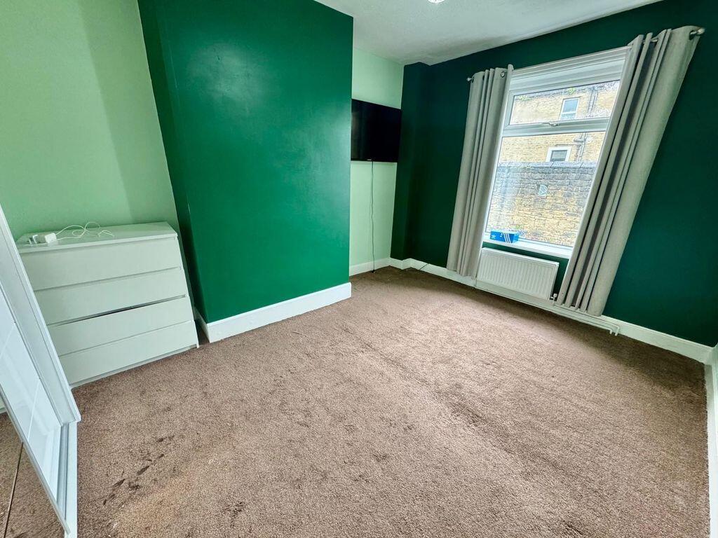 House in Calderdale, Hullenedge, Little Bradley - More