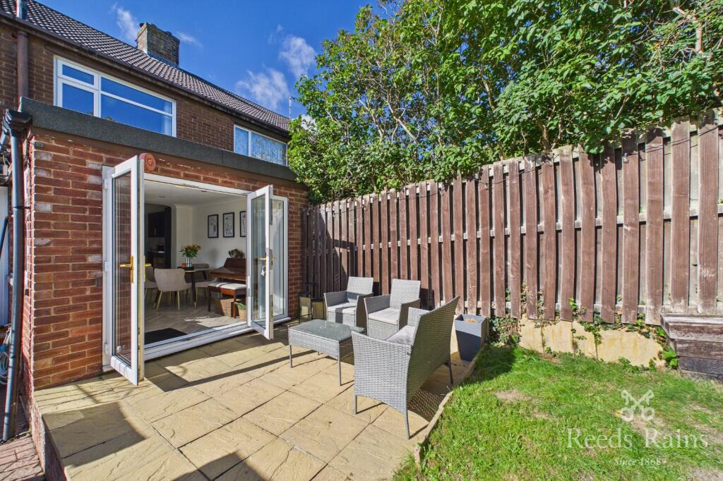 House in Sheffield, Woodhouse - View 5