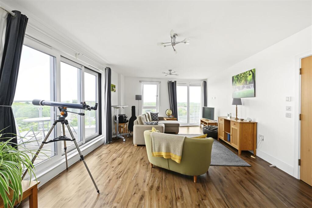 Apartment in St Albans - More