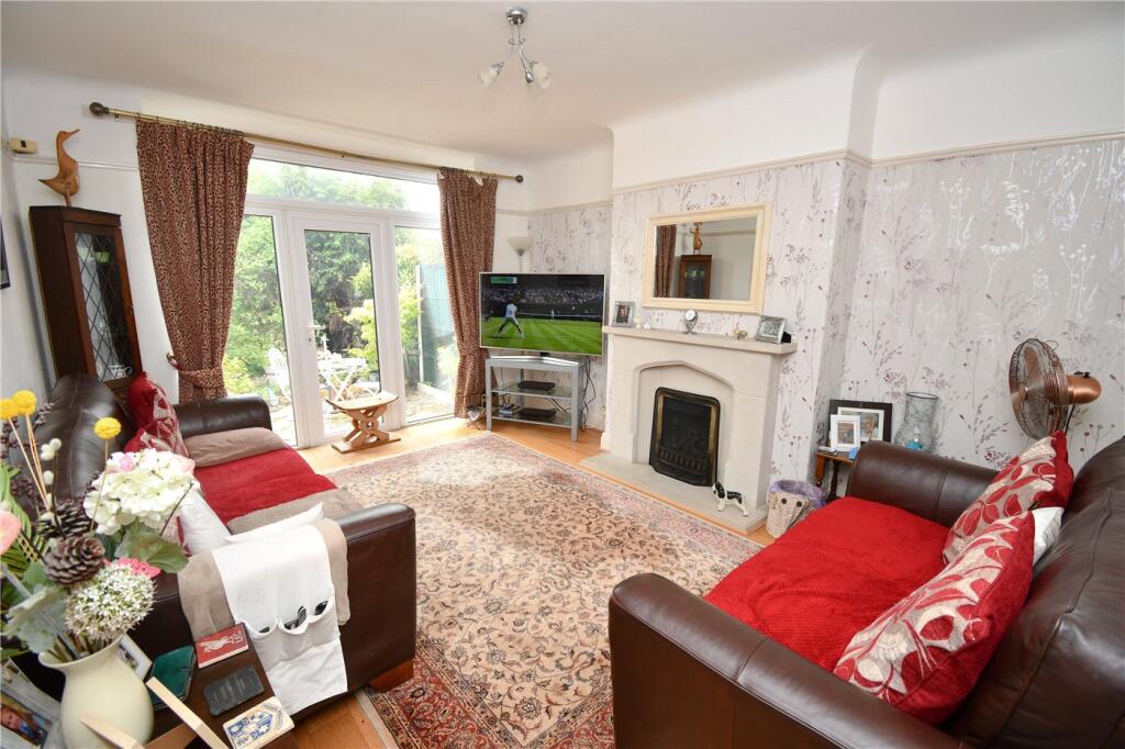 House in Wirral, Greasby - More