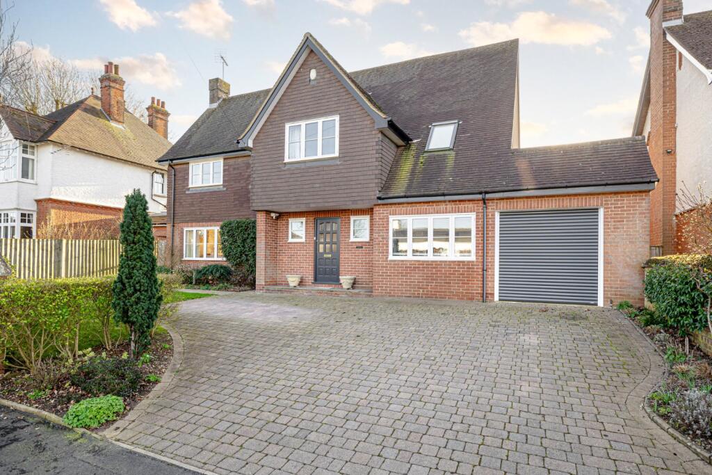 Main image of property: Chantry Road, Bishop's Stortford, Hertfordshire, CM23