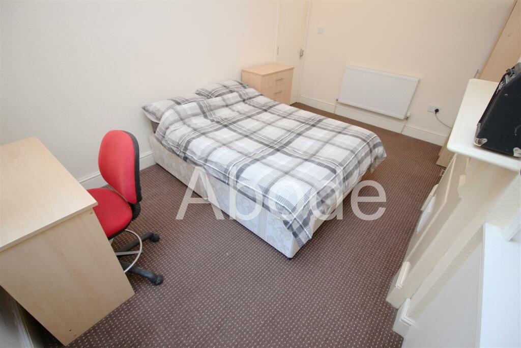6 bedroom house for rent