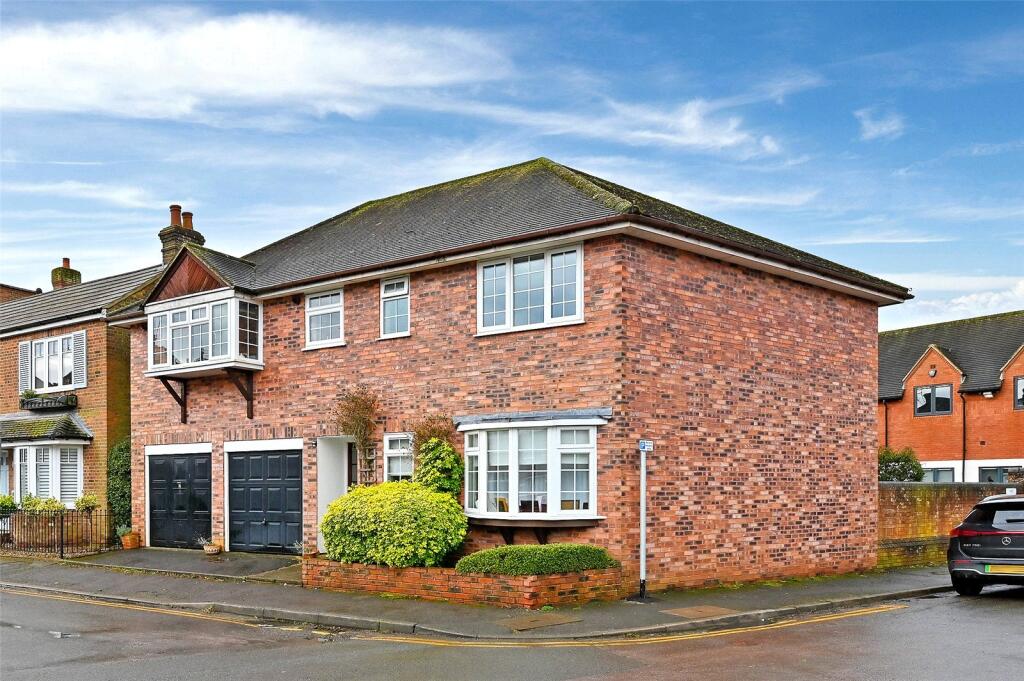 Main image of property: Horseshoe Crescent, Beaconsfield, Buckinghamshire, HP9