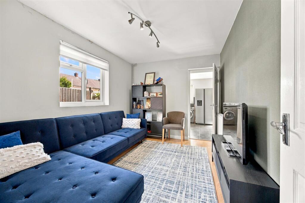 House in Southall - View 4