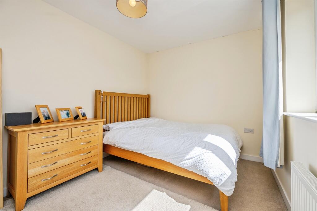 Almondsbury Close, Redditch photo 4