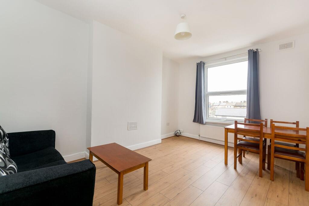 Apartment in London - View 3
