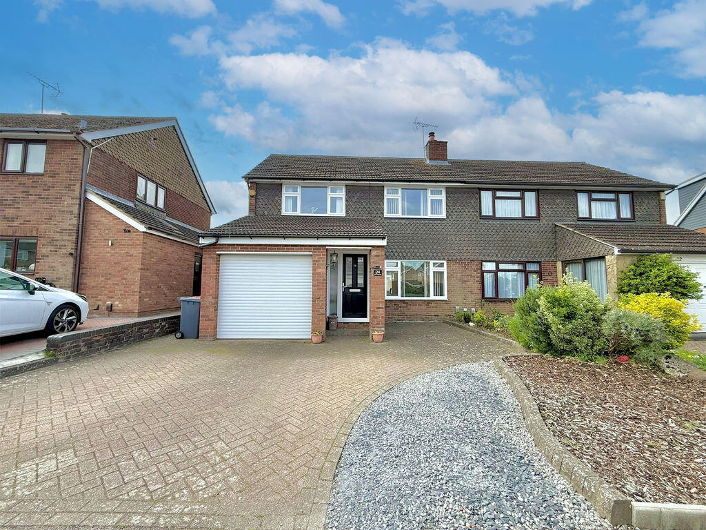 Main image of property: The Cheveralls, Dunstable