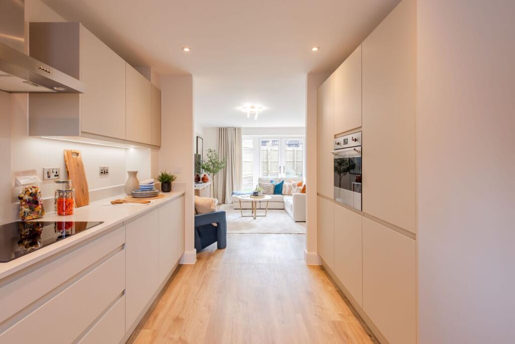 House in Slough - View 3