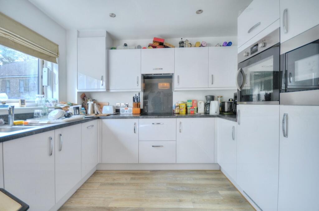 Apartment in Southampton - View 3