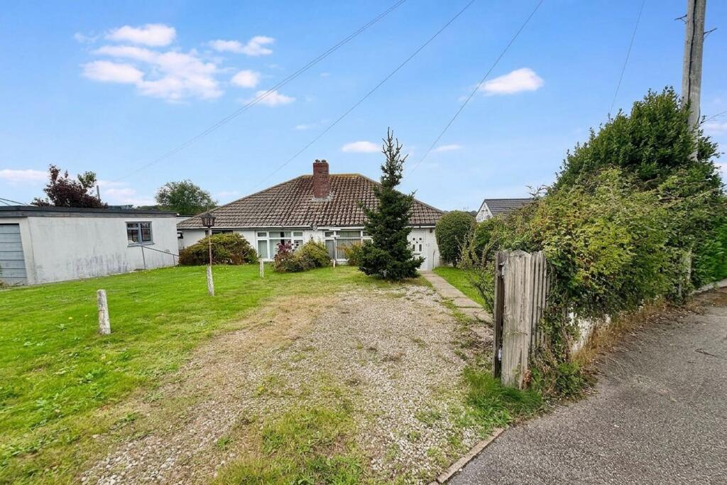 2-bed semi-detached on Penlea Road, Penryn, TR10, £230,000