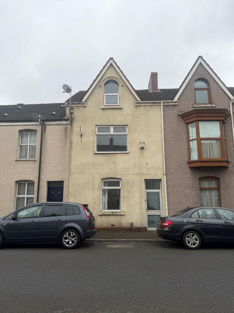 Main image of property: 224 Port Tennant Road, Port Tennant, Swansea, West Glamorgan, SA1 8JU