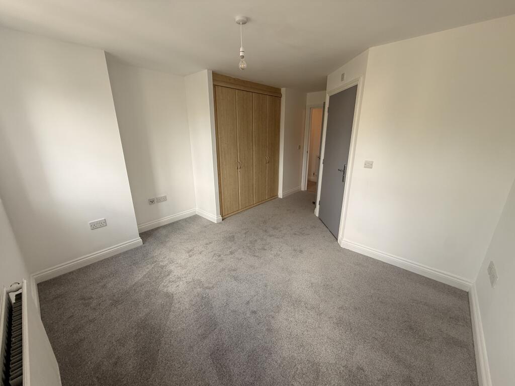 Apartment in Reading - View 5