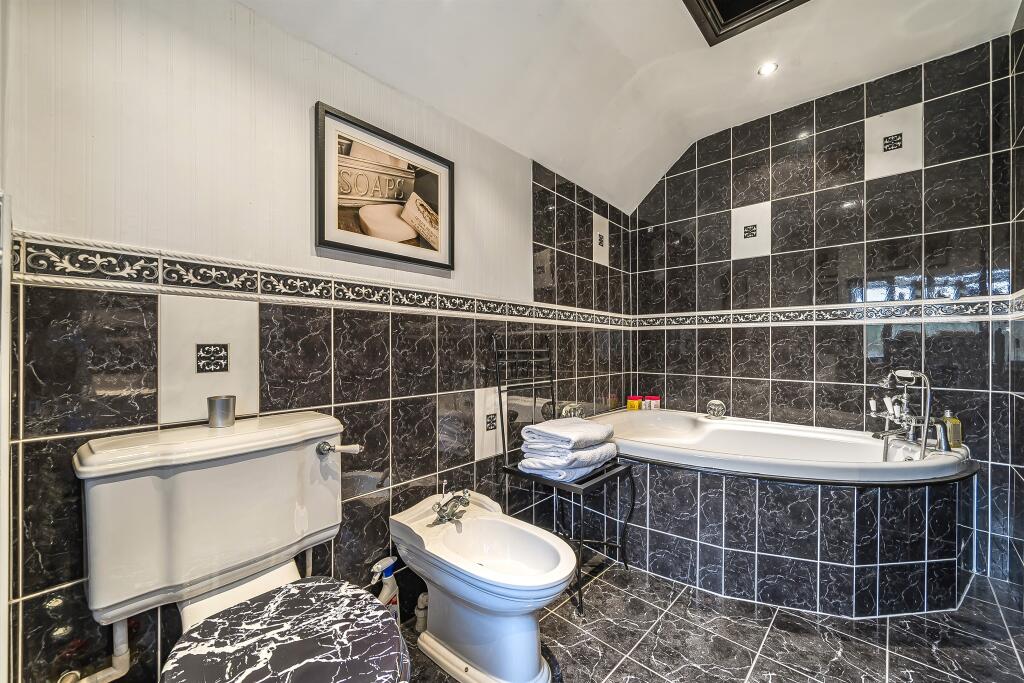 Additional image 9 of Church Farm House, Dosthill, Tamworth