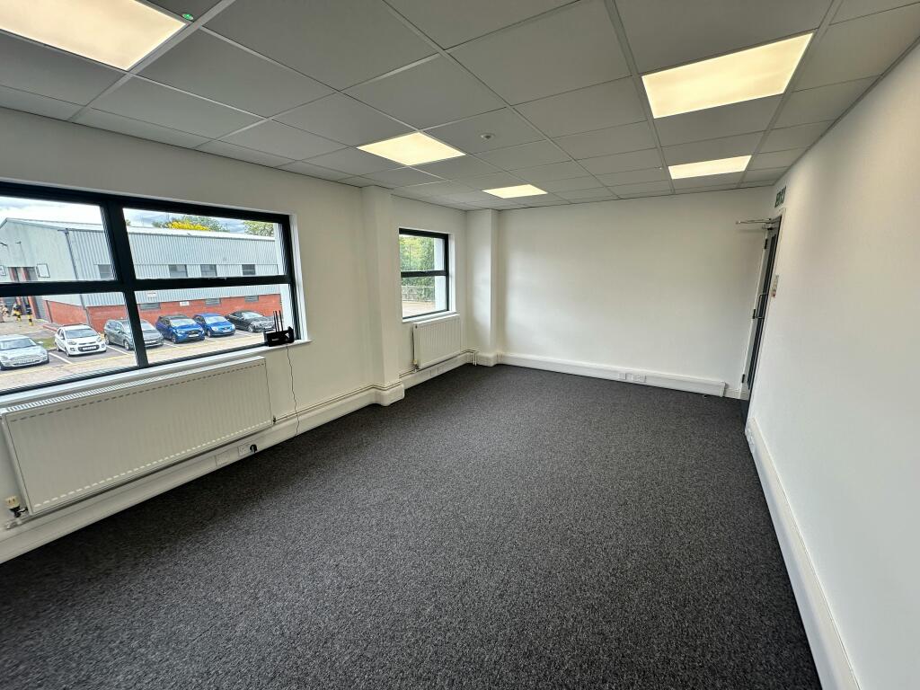 11 Airlinks - FF Office.JPG