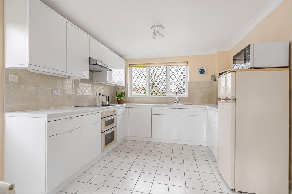 Pondtail Close, Horsham, West Sussex. - View 4