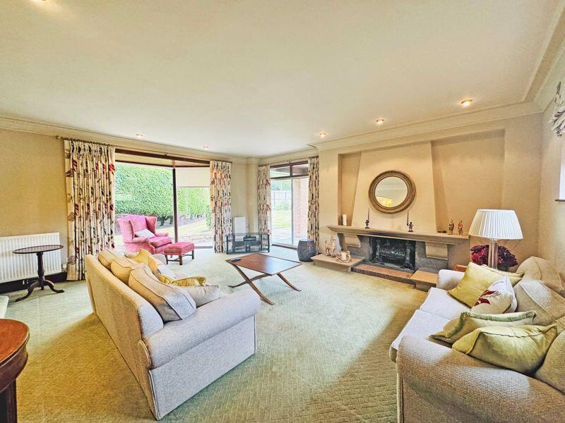 6 Linden Green, Thornton-Cleveleys, FY5 2QN photo 2
