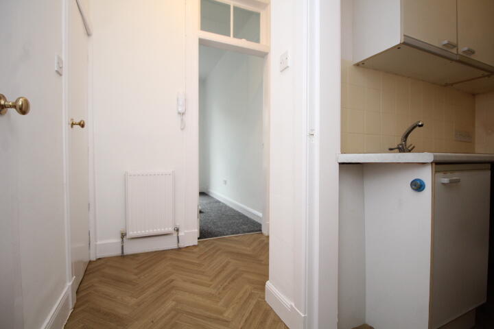 Flat G/L, 33 Bonhill Road, Dumbarton, G82 2DJ photo 4