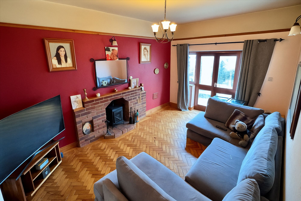 Tenfoot Close, Glossop, SK13 photo 2
