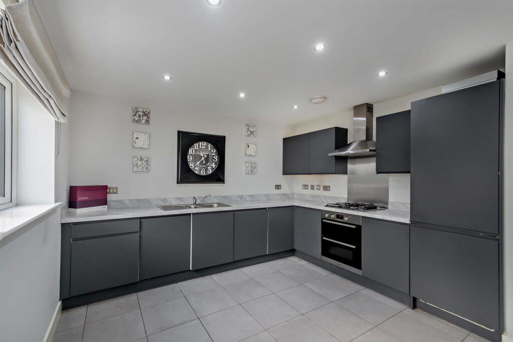 Grainbeck Rise, Killinghall, Harrogate photo 2