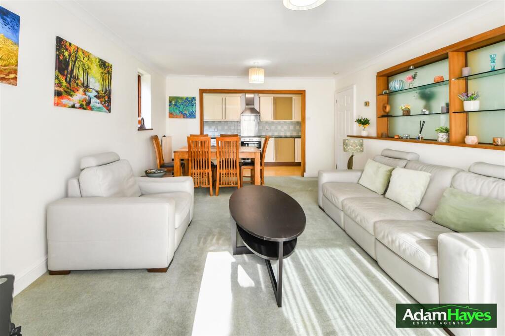 Apartment in London, Fallow Corner - View 4