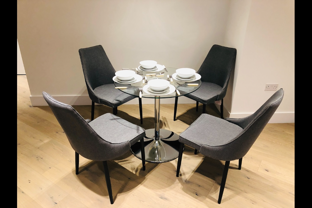 6 Exchange Gardens, London, SW8