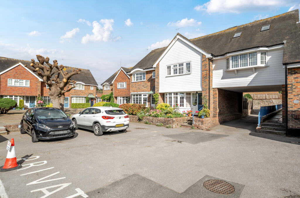 Main image of property: The Willows, Horsham Road, Findon, Worthing, BN14