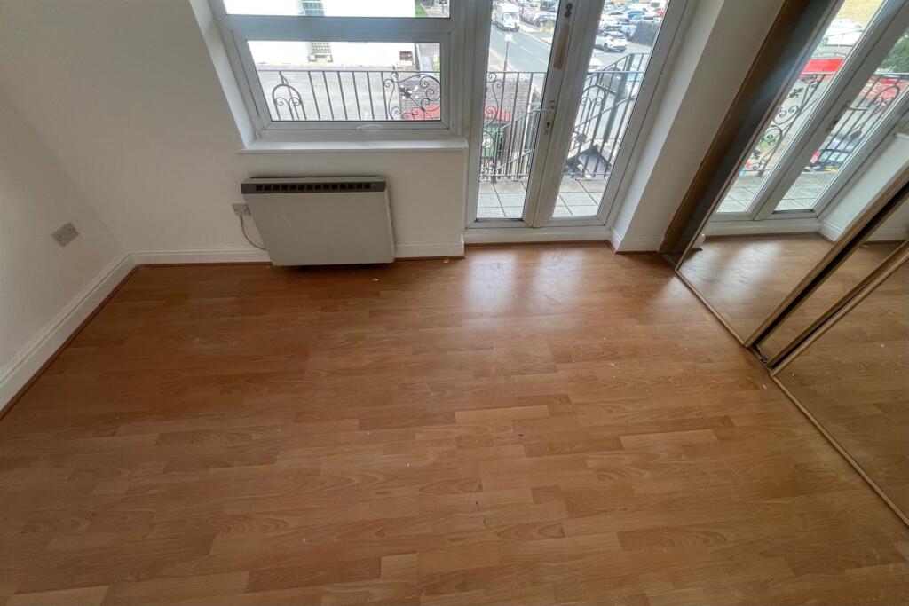 Apartment in Westcliff-on-Sea, Milton - View 5