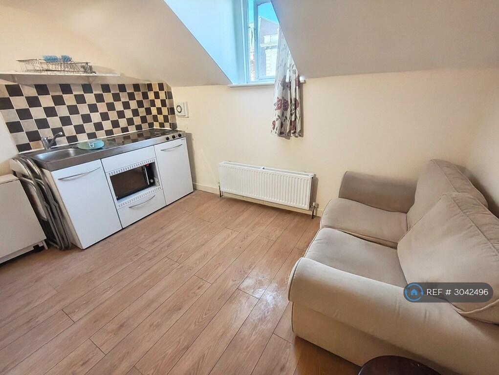 Main image of property: High St South, Dunstable, LU6
