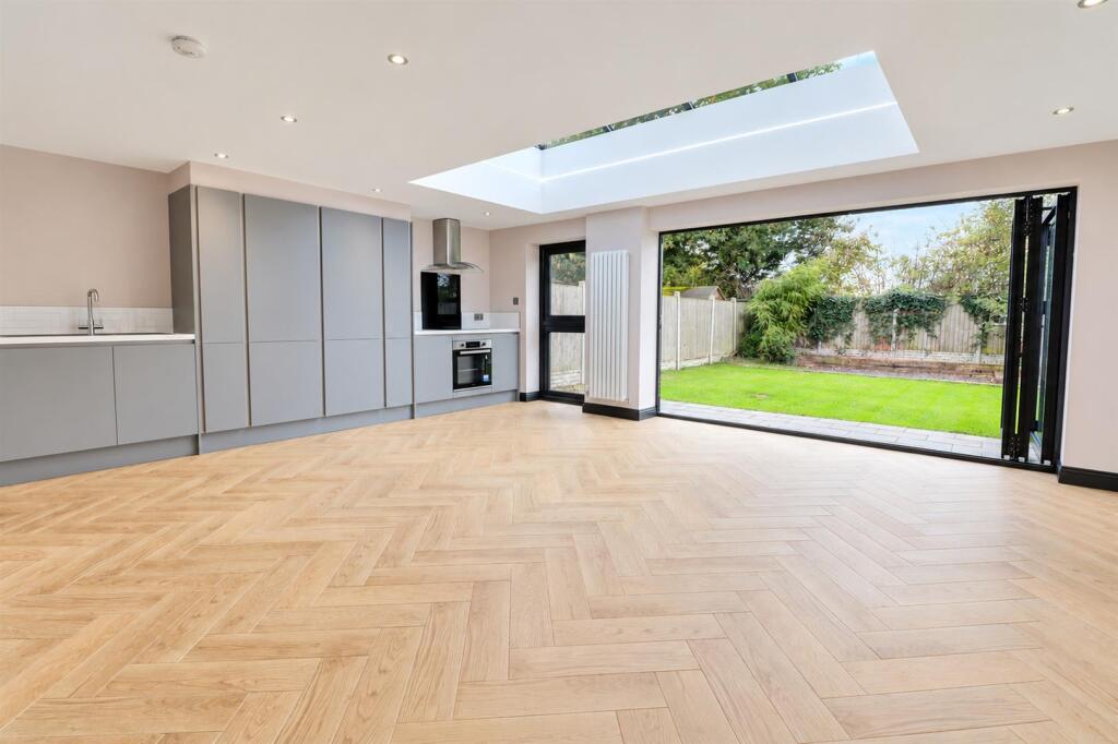 4-bed semi-detached on Old Mill Gardens, Pelsall, WS4 1BJ, £300,000