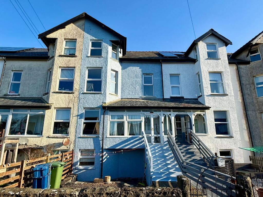 Main image of property: 38 Belgrave Road, Fairbourne, LL38 2AZ