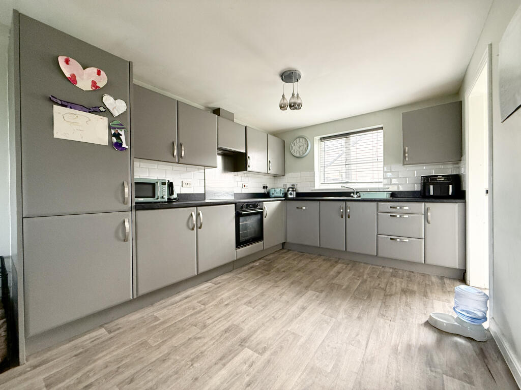 Mercia Close, East Huntspill, Highbridge photo 5