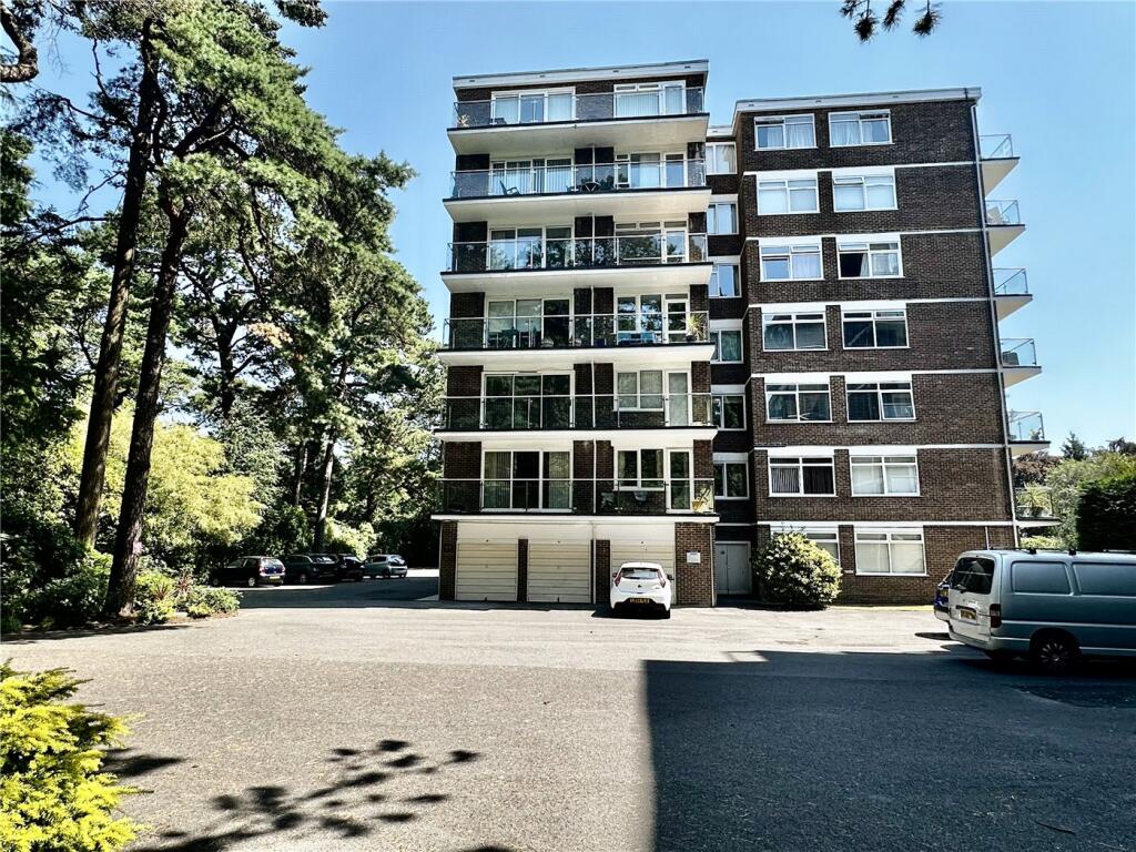 Apartment in Bournemouth, Branksome, Poole