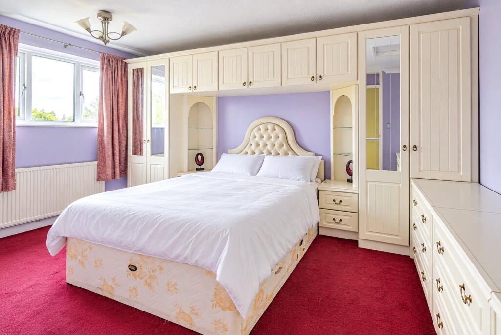 House in Hemel Hempstead - More