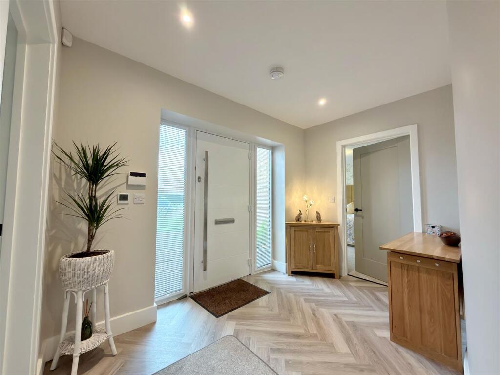 House in North Kesteven, Dunston - View 2