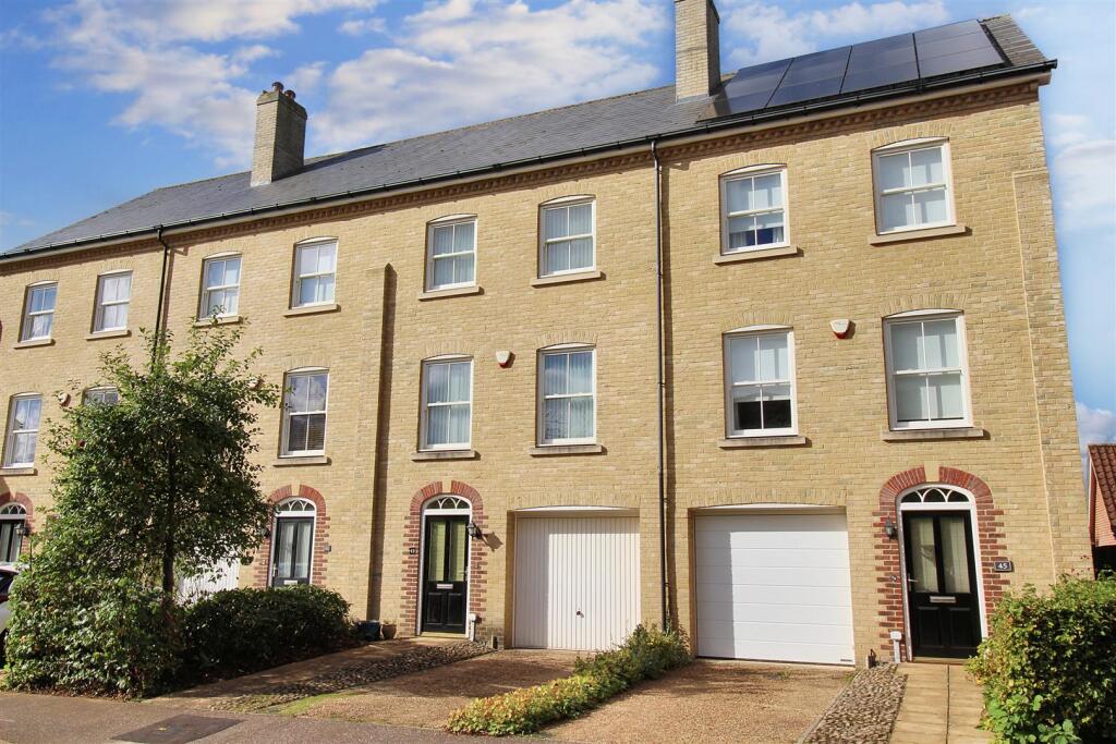 3-bed house on St Michaels Avenue, Aylsham, £325,000