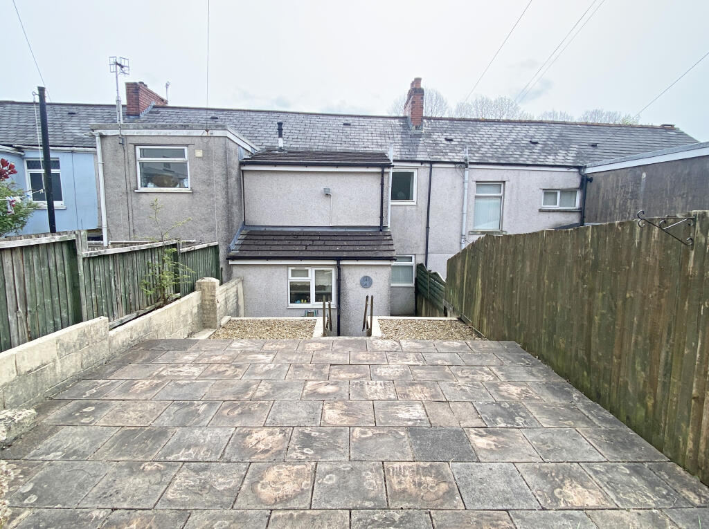 House in Hengoed, Ystrad Mynach, Gelligaer - View 3