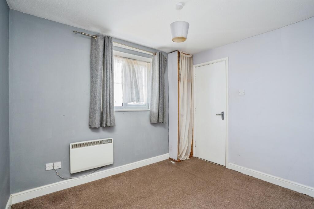 Apartment in Gosport, Hampshire - More