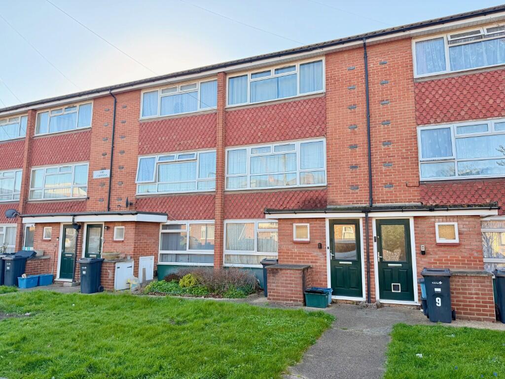 Main image of property: Chadwell Avenue, Romford, London, RM6