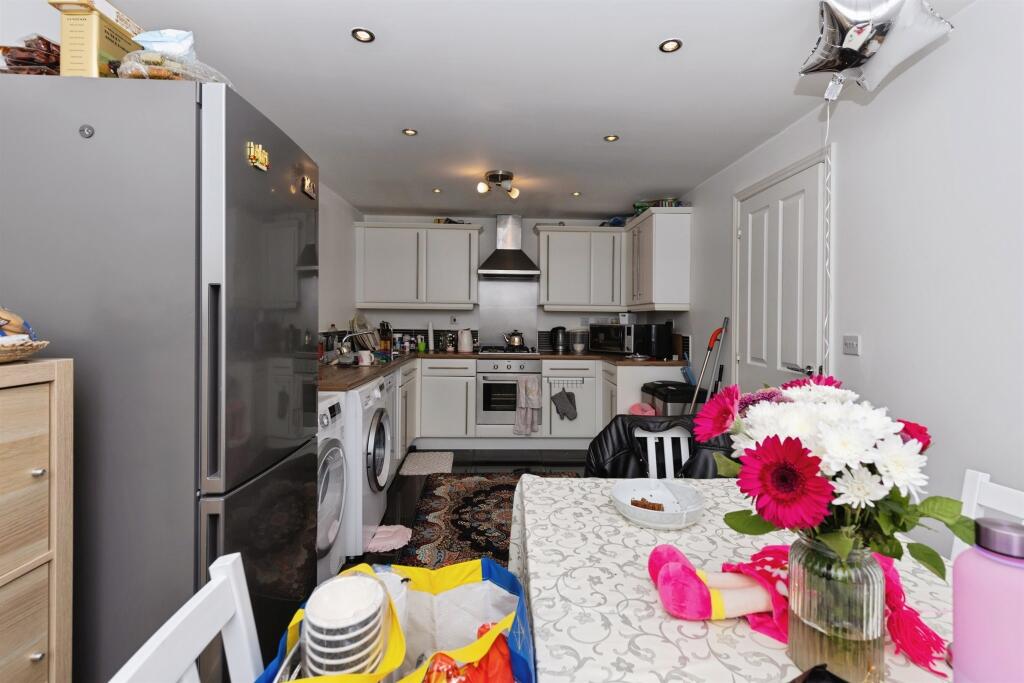 Additional image 7 of Hutton Close, Thornbury, Bradford