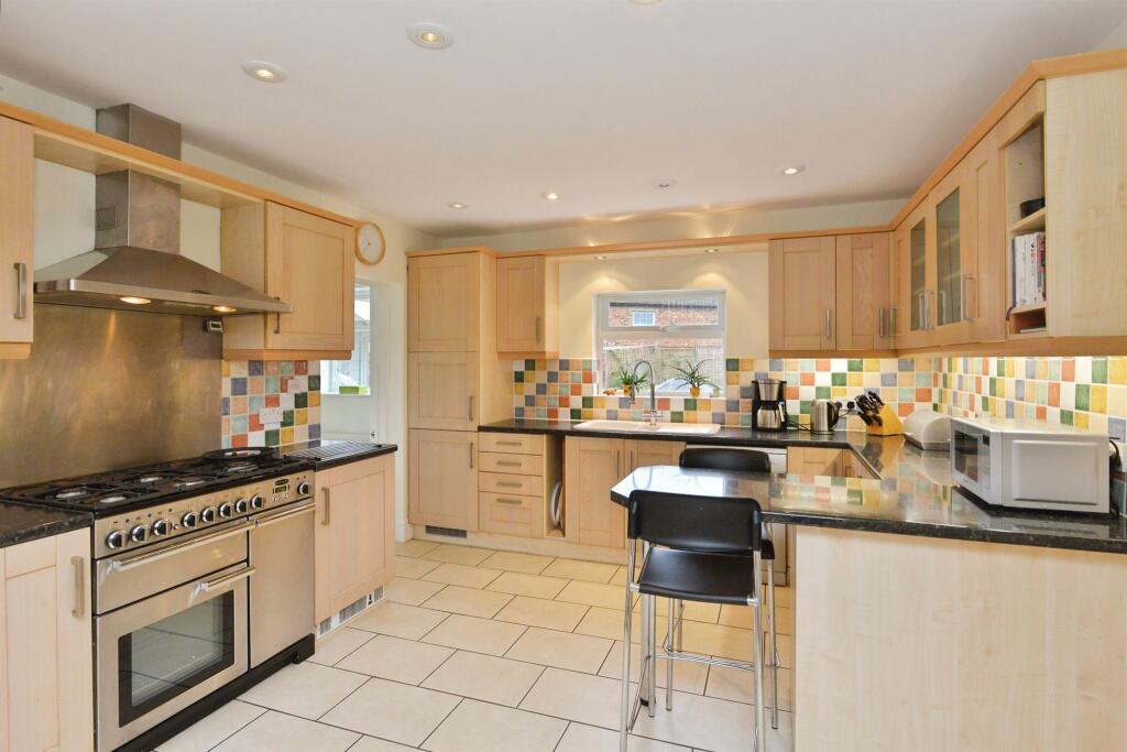 Station Road, Woburn Sands, Milton Keynes photo 2