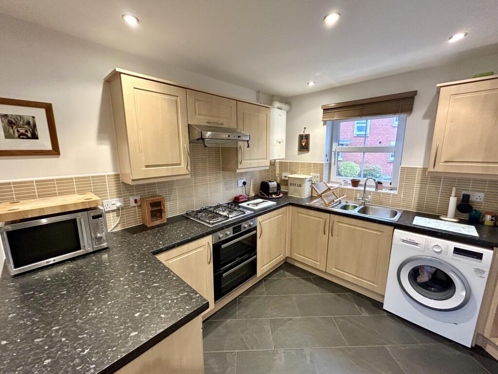 Kingswood Road, Crewkerne, TA18 photo 4