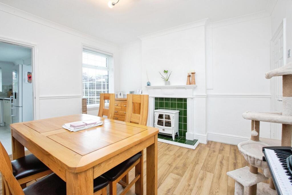 House in Ashfield, Kirkby-in-Ashfield, Sutton-in-Ashfield - More