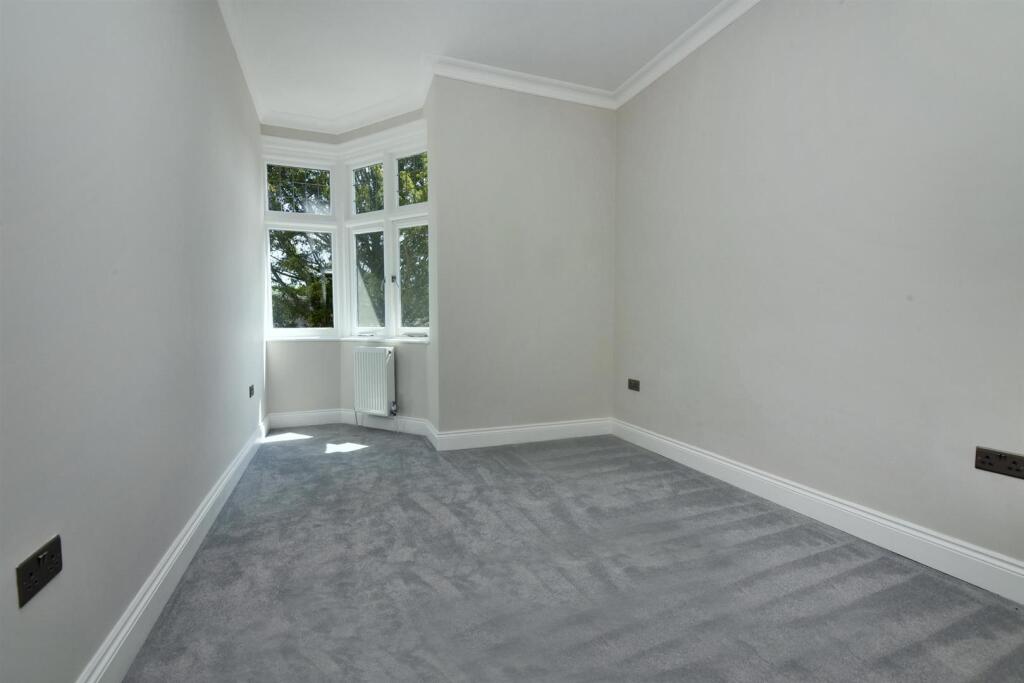 Apartment in Sutton - More