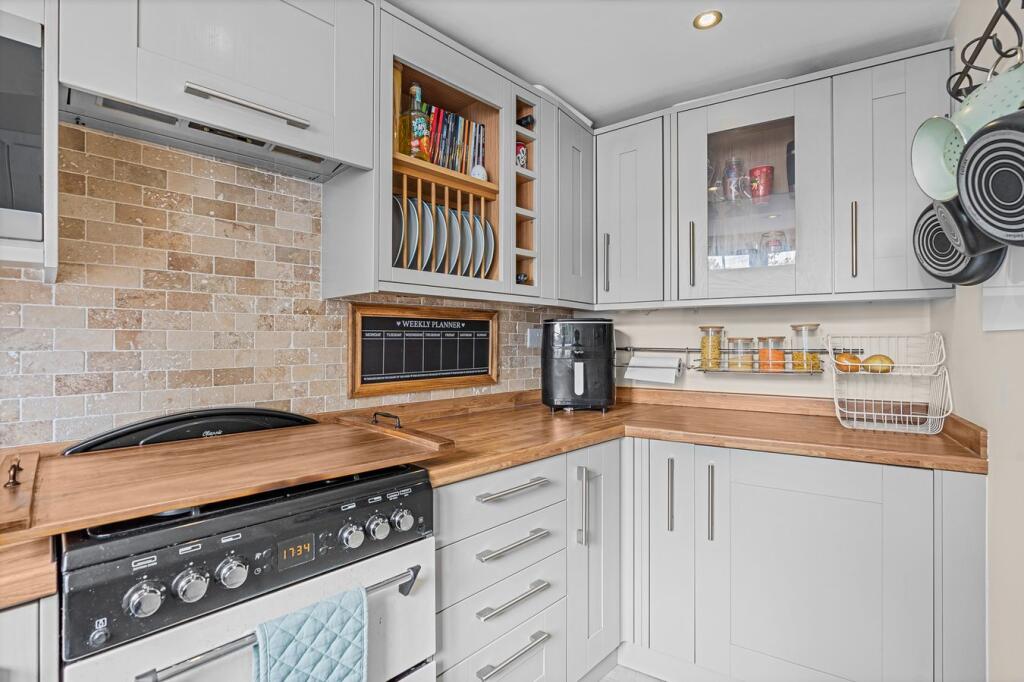 House in Spelthorne, Stanwell - View 3