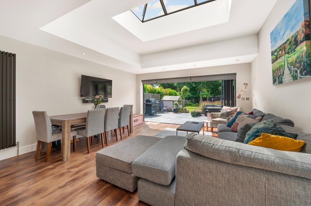 House in Twickenham - View 3